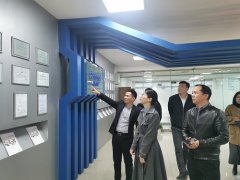 鹿城區(qū)委常委、副區(qū)長張偉蒞臨申甌通信進行數(shù)
